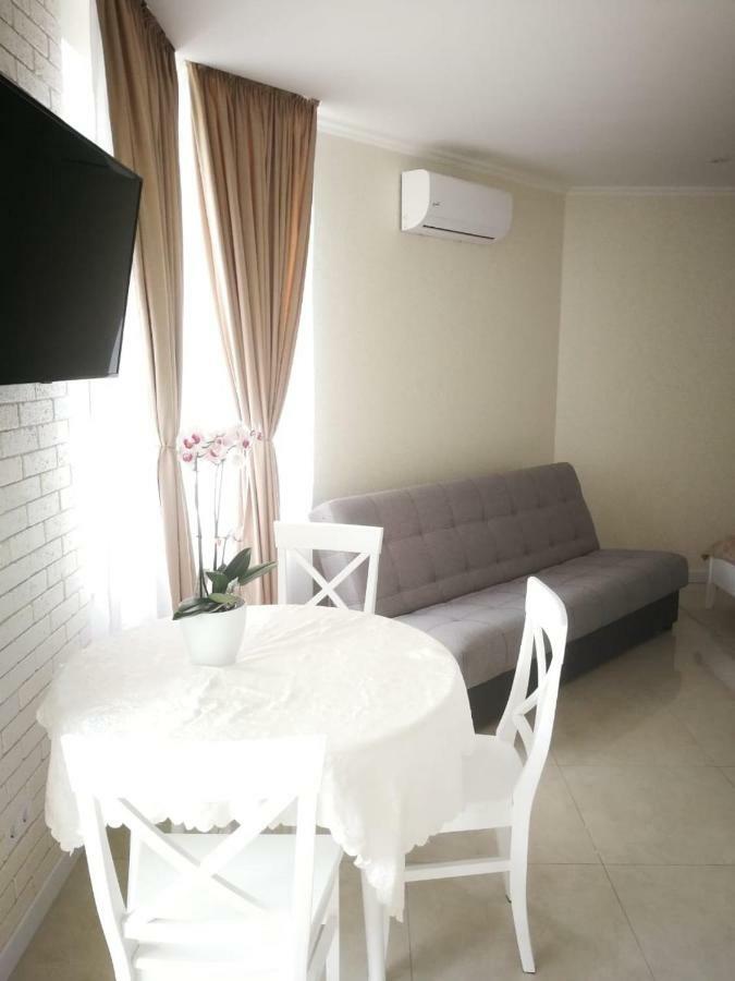 New Appartment In Yuzhny Yuzhne Exterior photo